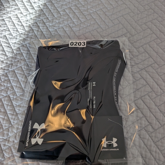 NWT Under Armour HeatGear Compression Sleeveless Compression Shirt Black Size XL - Picture 8 of 8